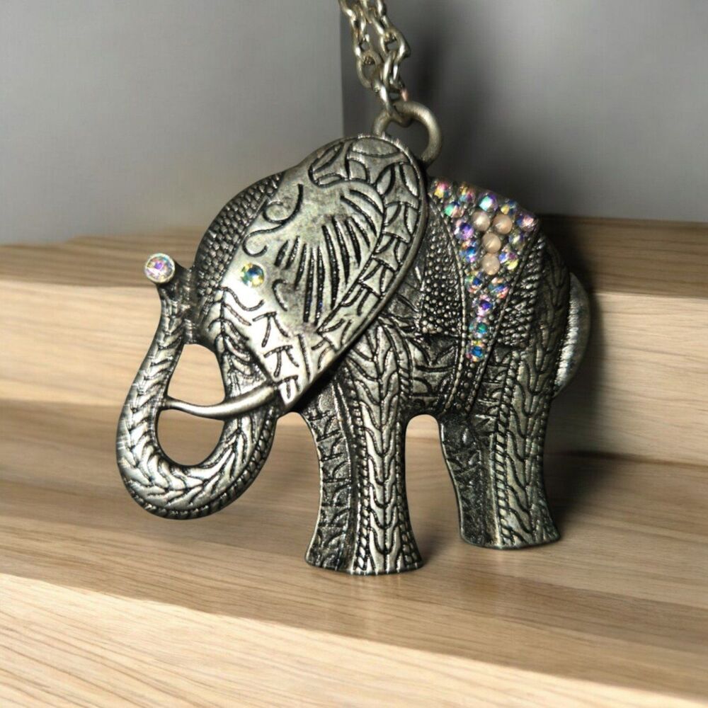 ELEPHANT CRYSTAL LONG NECKLACE